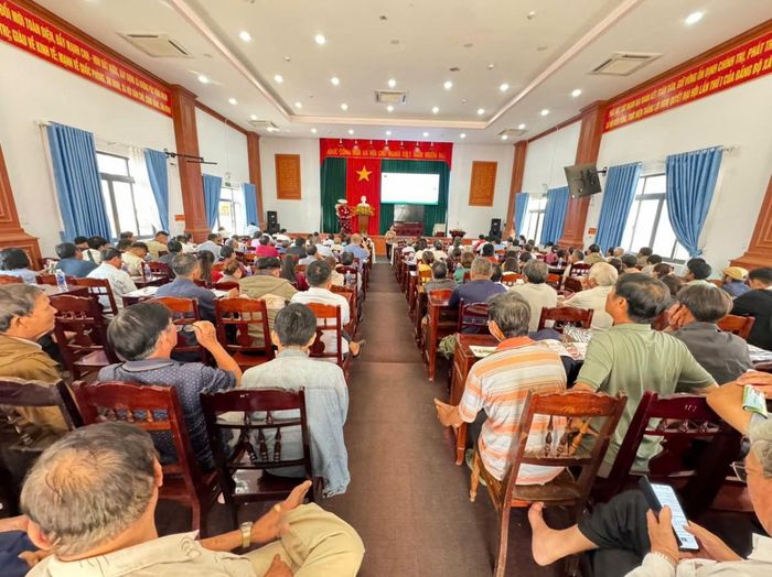 Quang cảnh hội nghị tập huấn giải pháp chống sượng, phòng ngừa cadimi trên cây sầu riêng tại xã Krông Pắc.