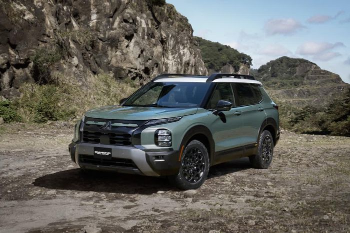 Mitsubishi Outlander Diamond Trail Edition có diện mạo hầm hố, đậm chất off-road.