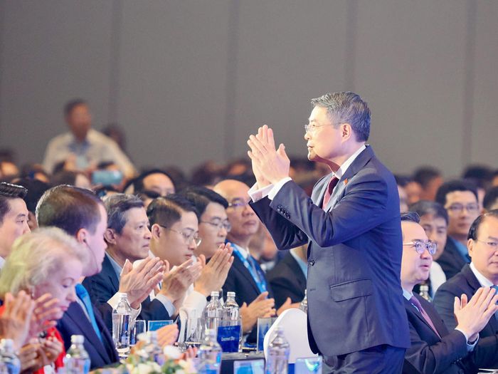 Thủ tướng Lê Minh Hưng dự phiên đối thoại cấp cao Diễn đàn Kinh tế mùa thu năm 2026.