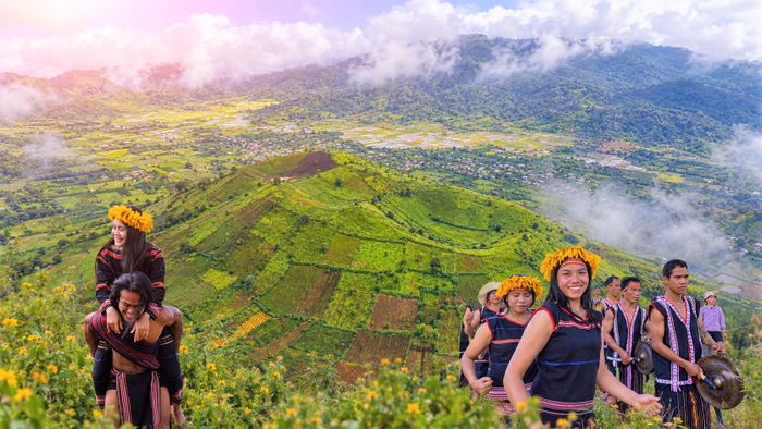 Bên đỉnh núi lửa triệu năm tuổi Chư Đang Ya, là nơi tập trung đông dân tộc Bahnar, Jrai...những chủ nhân “chính hiệu” của di sản văn hóa cồng chiêng tỉnh Gia Lai.