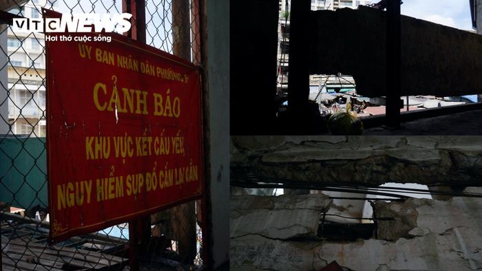 Tại nhiều vị trí, kết cấu bê tông bị hư hỏng nặng, xuất hiện những khoảng hở lớn. Một số mảng bê tông từ phía trên rơi xuống tầng trệt, mái tôn và hành lang, gây nguy hiểm cho người dân sinh sống bên dưới.