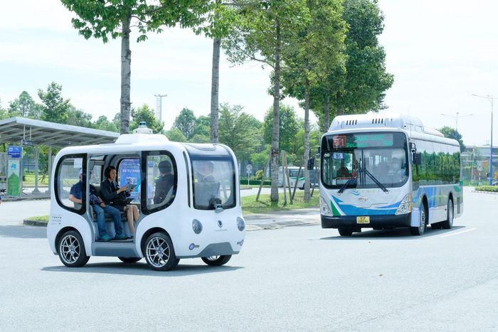 Hà Nội cho phép thử nghiệm xe buýt tự hành, robotaxi.