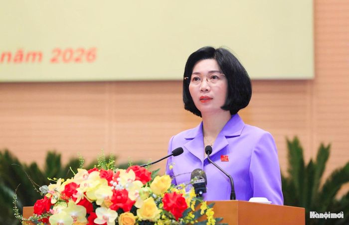 Chủ tịch HĐND thành phố Hà Nội Phùng Thị Hồng Hà phát biểu khai mạc kỳ họp. Ảnh: Thành Thái Hùng