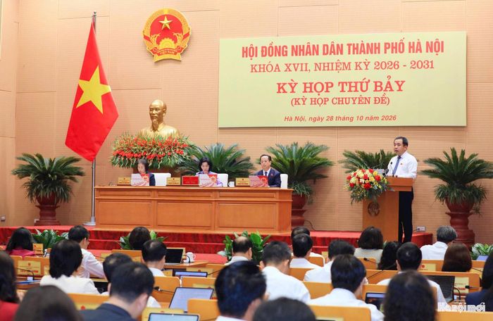 Bí thư Thành ủy Hà Nội Trần Đức Thắng phát biểu chỉ đạo tại kỳ họp.