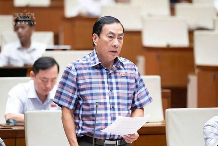 Đại biểu Phạm Văn Hòa (Đoàn Đồng Tháp) phát biểu thảo luận. Ảnh: quochoi.vn