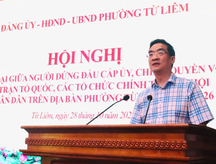 Bí thư Đảng uỷ phường Từ Liêm Nguyễn Trọng Kỳ Anh phát biểu kết luận hội nghị. Ảnh: PV