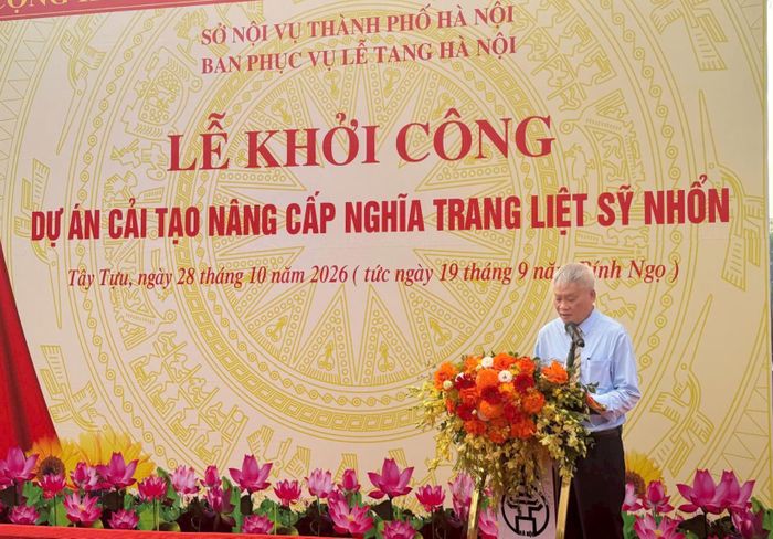 Trưởng ban Phục vụ lễ tang Hà Nội Lê Hồng Lân thông tin về dự án. Ảnh: Mai Hoa