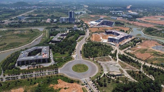 Ưu đãi vượt trội với nhà đầu tư chiến lược thuộc 17 lĩnh vực trọng điểm. Ảnh minh hoạ: H.P