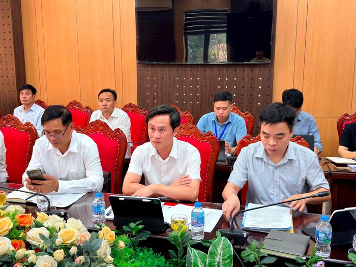 Lãnh đạo 2 xã Phúc Thịnh và Thư Lâm tại buổi làm việc. Ảnh: Thanh Hà