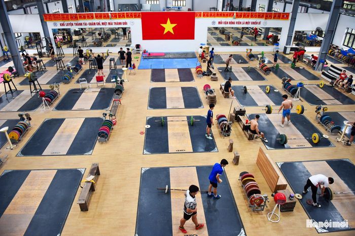 Khu tập luyện của đội cử tạ Hà Nội. Ảnh: Phan Anh