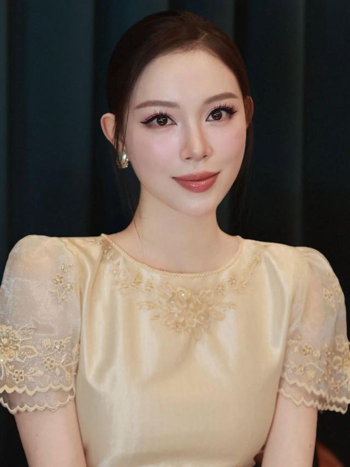 Nhân dịp sinh nhật tuổi 33, Linh Rin đã nhìn lại chặng đường đã qua, những thử thách từng đối mặt và những trải nghiệm góp phần tạo nên con người cô ở hiện tại. Người đẹp cho biết, mỗi năm khi bước sang tuổi mới, cô đều giữ thói quen dành riêng cho mình một khoảng thời gian để chiêm nghiệm, tự hỏi bản thân đã đi được bao xa, đã thử thách giới hạn của mình đến đâu và tích lũy được bao nhiêu trải nghiệm trong cuộc sống.