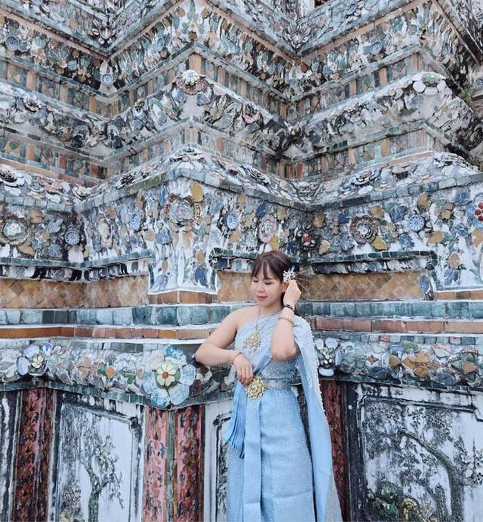 Nhờ vậy, dù đã trải qua 3 lần sinh nở, ở tuổi trung niên nhưng chị vẫn giữ được làn da lẫn vóc dáng căng tràn sức sống.