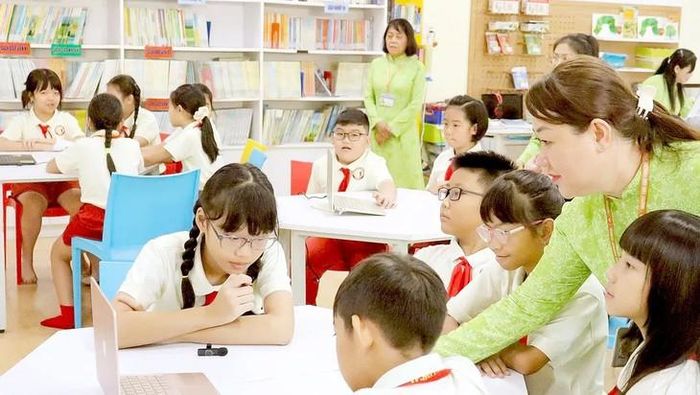 Một năm học gồm 42 tuần, trong đó có 35 tuần thực dạy, thời gian nghỉ hè của giáo viên là 8 tuần tính cả nghỉ phép hằng năm. Ảnh: MOET