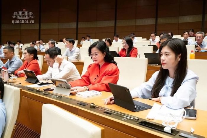ĐBQH tham dự phiên thảo luận. Ảnh: Media Quốc hội