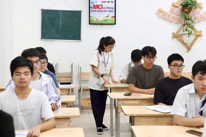 Thí sinh dự thi lớp 10 năm 2026 tại Hà Nội. Ảnh: TL