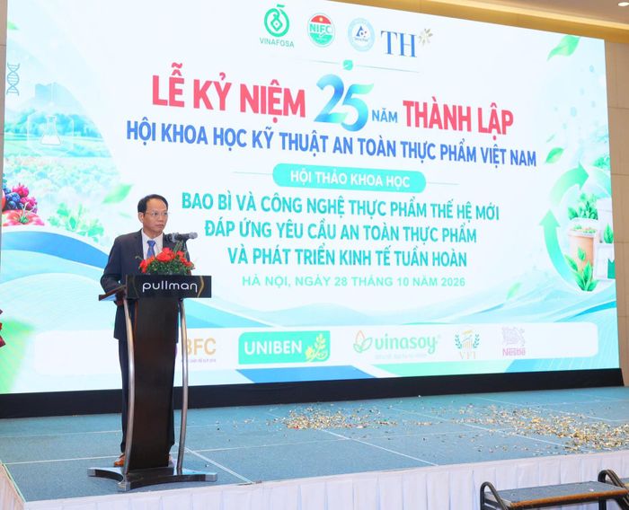 Ông Lê Văn Giang, Chủ tịch VINAFOSA phát biểu. Ảnh: Trần Lựu