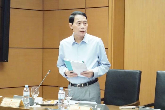 Thứ trưởng Lê Quốc Hùng phát biểu tại Quốc hội.