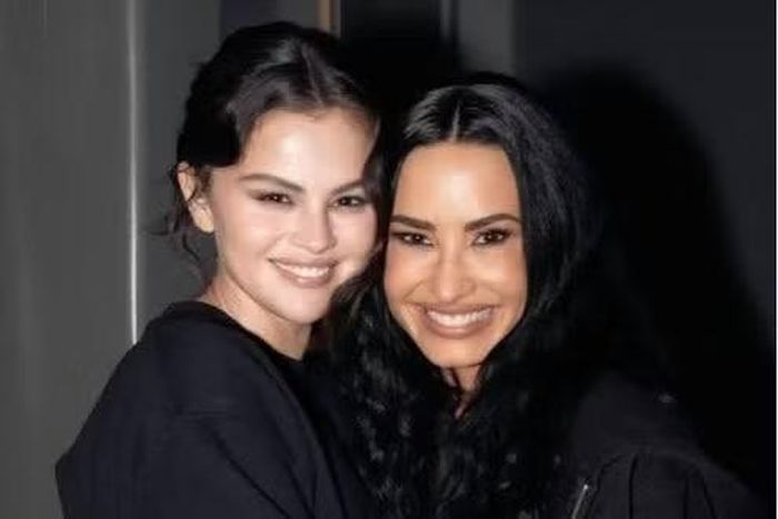  Selena và Demi hội ngộ vào tháng 4 vừa qua. 