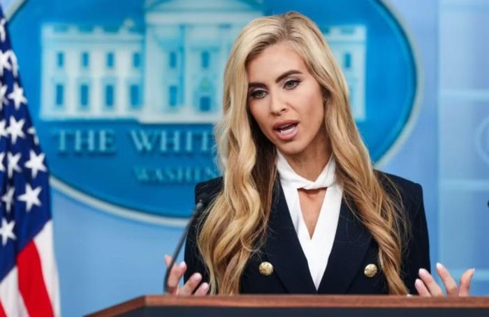 Katie Zacharia, người rời vị trí Thư ký báo chí Nhà Trắng chỉ sau 5 ngày, lần đầu chia sẻ về quãng thời gian ngắn ngủi trong chính quyền Tổng thống Donald Trump, khẳng định điều quan trọng nhất với cô là giữ phẩm giá và lòng trung thành trước những lời chỉ trích.