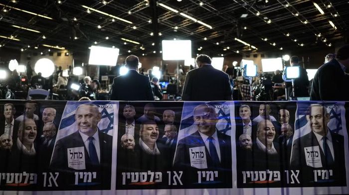 Ông Eisenkot, 66 tuổi, là cựu tổng tham mưu trưởng quân đội Israel và đại diện khuynh hướng trung hữu.