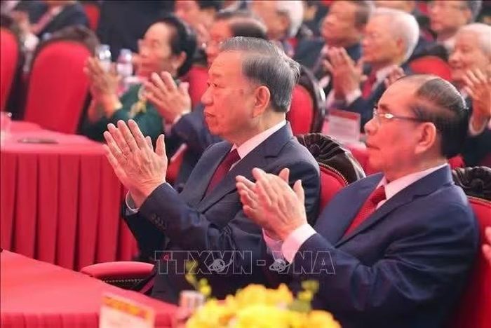 Tổng Bí thư, Chủ tịch nước Tô Lâm cùng các đại biểu dự buổi lễ. Ảnh: Văn Điệp/TTXVN