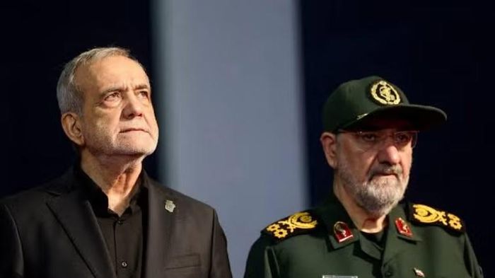 Các cuộc gặp có sự tham gia của Tổng thống Iran Masoud Pezeshkian và quan chức an ninh cấp cao Mohsen Rezaei.