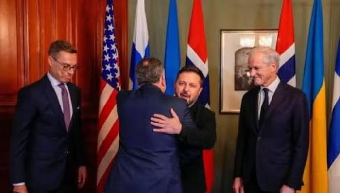 Trước đó, Tổng thống Ukraine cho biết muốn thu xếp gặp ông Putin bên lề Hội nghị thượng đỉnh G20 tại Mỹ vào tháng 12.