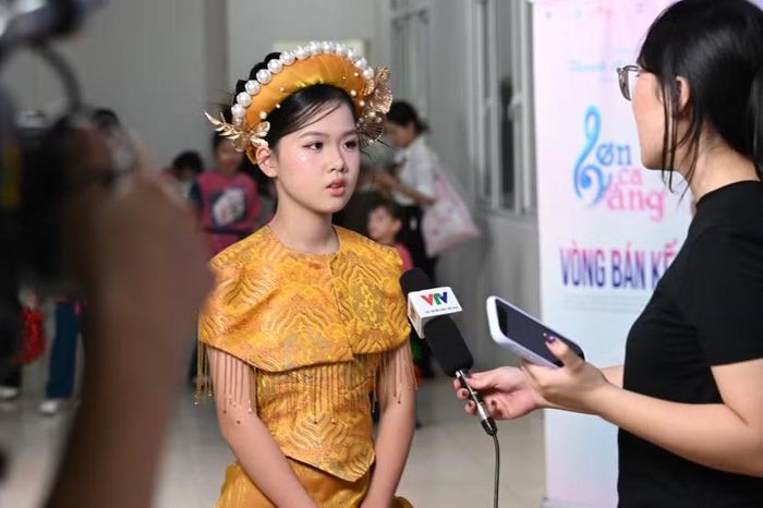 Vy Nguyễn Anh Thư có thêm trải nghiệm đáng nhớ khi trở lại sân khấu "Sơn Ca Vàng" trong vai trò khách mời biểu diễn