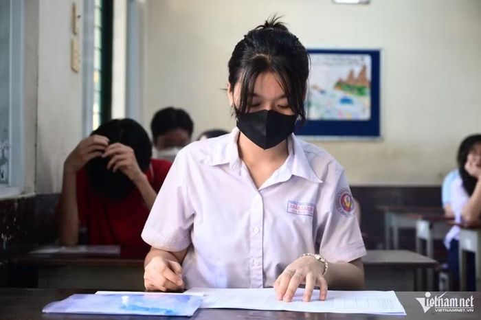 Nguy cơ đề kiểm tra chung trở thành cuộc đua điểm số giữa các nhà trường nếu kết quả bị sử dụng để so sánh, xếp hạng thành tích. Ảnh: VNN