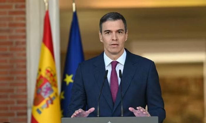Thủ tướng Pedro Sanchez tuyên bố sẽ xử lý nghiêm nếu phát hiện hệ thống an toàn có vấn đề, đồng thời thông báo quốc tang 3 ngày để tưởng niệm các nạn nhân.