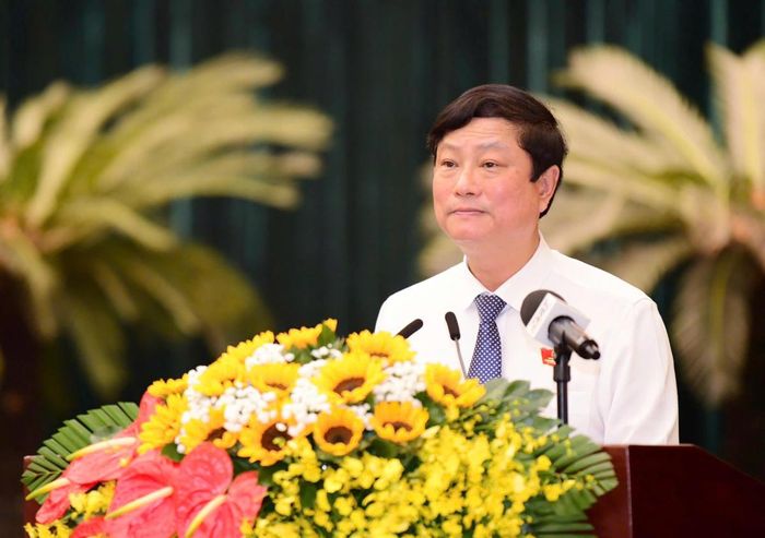 Ông Võ Văn Minh - Chủ tịch HĐND TPHCM phát biểu khai kỳ họp. Ảnh: Q.Đ