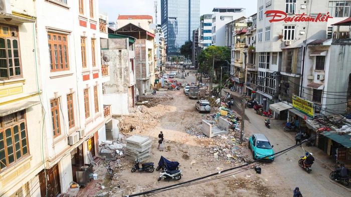 Dự án có tổng mức đầu tư hơn 300 tỷ đồng, với mặt cắt ngang 21,5 m. Việc mở rộng được kỳ vọng khắc phục tình trạng đường chật hẹp, tạo thêm không gian lưu thông cho các phương tiện và cải thiện điều kiện đi lại của người dân.