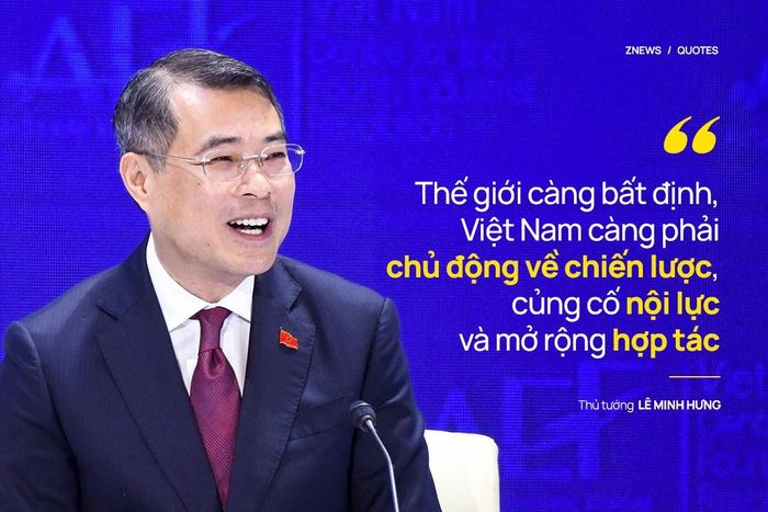 Trong phiên đối thoại với ông Stephan Mergenthaler, Giám đốc điều hành Diễn đàn Kinh tế Thế giới (WEF) ngay sau đó, Thủ tướng Lê Minh Hưng nhìn nhận thế giới đang bước vào một giai đoạn biến động và chuyển đổi sâu sắc, đặt ra ba thách thức cho Việt Nam và các quốc gia. Tuy nhiên, theo người đứng đầu Chính phủ, thế giới càng bất định, Việt Nam càng phải chủ động về chiến lược, củng cố nội lực và mở rộng hợp tác.