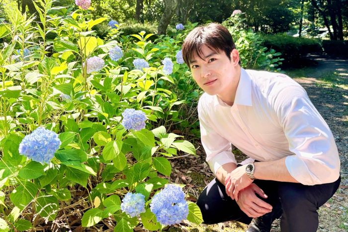 Bên cạnh các hoạt động điều hành, ông Ishida còn thu hút sự quan tâm nhờ ngoại hình trẻ trung và hình ảnh gần gũi. Những hình ảnh ông tham gia hoạt động công vụ, trong đó có trải nghiệm kiếm đạo, nhận được nhiều bình luận tích cực. Sự chú ý dành cho ông cũng đi kèm kỳ vọng về những thay đổi cụ thể tại địa phương.