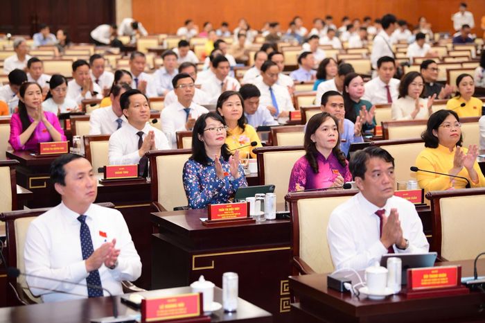  Đại biểu tham dự kỳ họp thứ 6 (kỳ họp chuyên đề) HĐND TP.HCM khóa XI sáng 29/10. Ảnh: Quang Định.