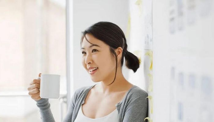 Uống cà phê giàu phenol trước khi luyện tập giúp giảm cảm giác bồn chồn, lo lắng. Ảnh minh họa: N.C.