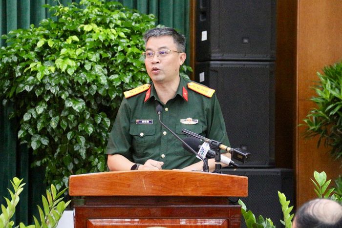  Đại tá Bùi Yên Tĩnh đề xuất TP.HCM tiếp tục đẩy mạnh sử dụng phương pháp khoa học, công nghệ vào công tác tìm kiếm hài cốt liệt sĩ trên địa bàn thành phố. Ảnh: Vi Lê. 