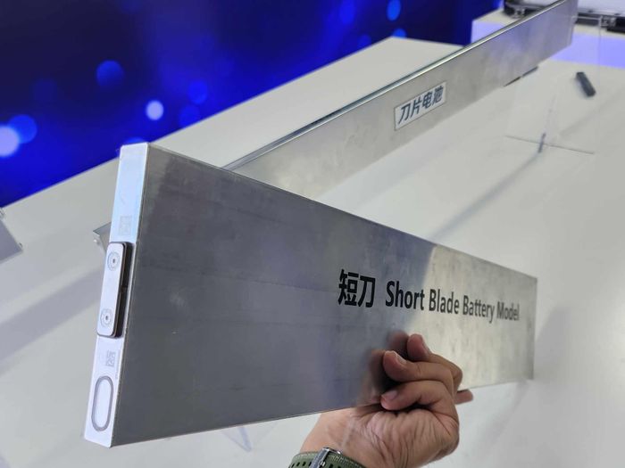  Cận cảnh pin Blade của BYD. Ảnh: Phong Vân. 