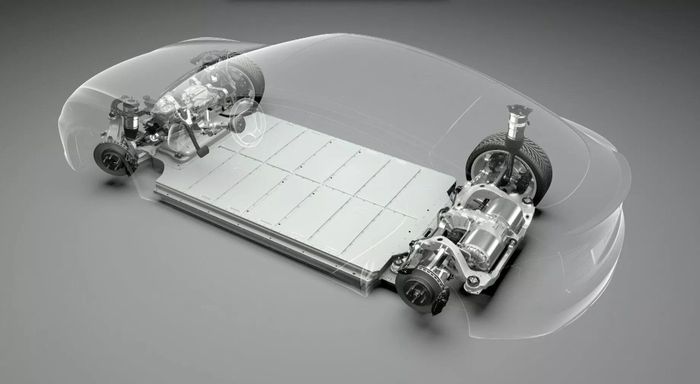  Pin xe điện đặt dưới sàn xe mang lại nhiều lợi ích. Ảnh: Tesla. 