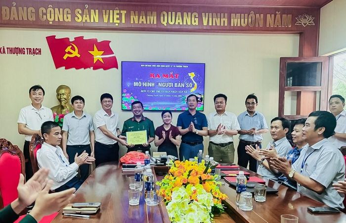 Gần 200 triệu đồng được các tổ chức, cá nhân ủng hộ mô hình "Người bản số" trong ngày ra mắt