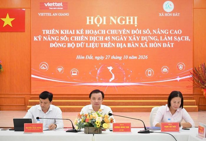Xã Hòn Đất phối hợp với Viettel An Giang đẩy mạnh chuyển đổi số