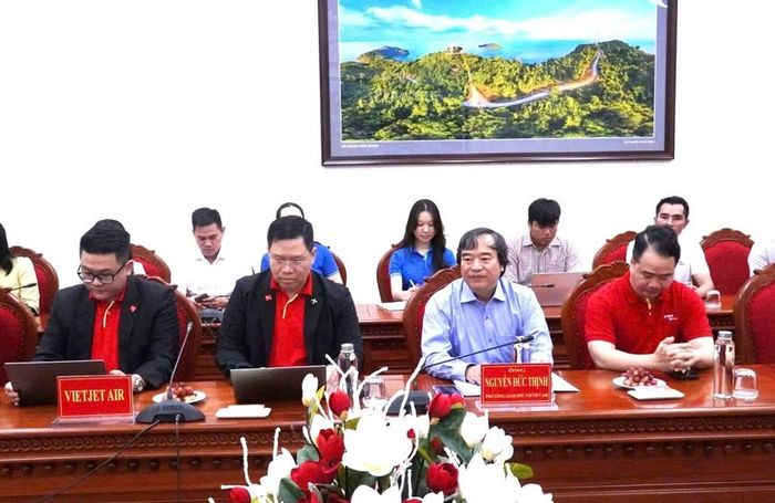 Đại diện lãnh đạo Vietjet thông tin về kế hoạch đường bay Hà Nội - Cà Mau và ngược lại