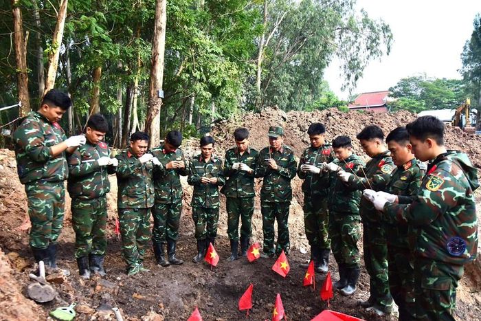 Công tác tìm kiếm, quy tập hài cốt liệt sĩ đang tiếp tục được triển khai với tinh thần trách nhiệm cao