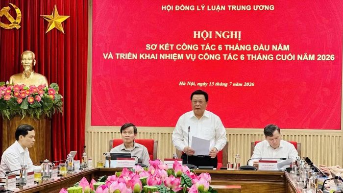 Chiều 13/7/2026, Hội đồng Lý luận Trung ương nhiệm kỳ 2026-2031 tổ chức Hội nghị sơ kết công tác 6 tháng đầu năm, triển khai kế hoạch công tác 6 tháng cuối năm 2026. (Ảnh: TTXVN)