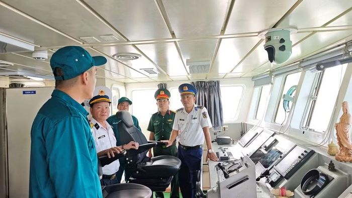 Khai mạc khóa huấn luyện cho lực lượng dân quân thường trực thành phố Đà Nẵng. (Ảnh: NAM TRUNG)