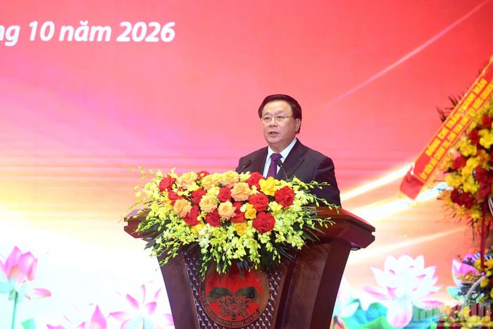 Giáo sư, Tiến sĩ Nguyễn Xuân Thắng, Chủ tịch Hội đồng Lý luận Trung ương trình bày diễn văn tại lễ kỷ niệm.