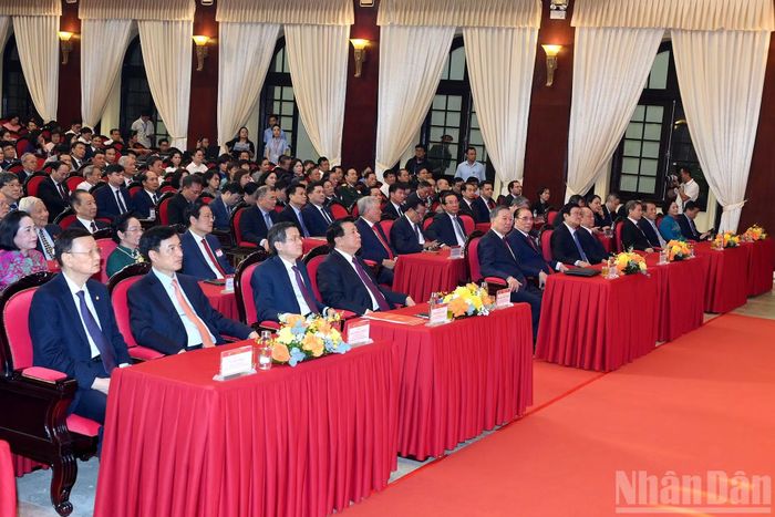 Tổng Bí thư, Chủ tịch nước Tô Lâm và các đồng chí lãnh đạo, nguyên lãnh đạo Đảng, Nhà nước dự Lễ kỷ niệm 30 năm Ngày thành lập Hội đồng Lý luận Trung ương.
