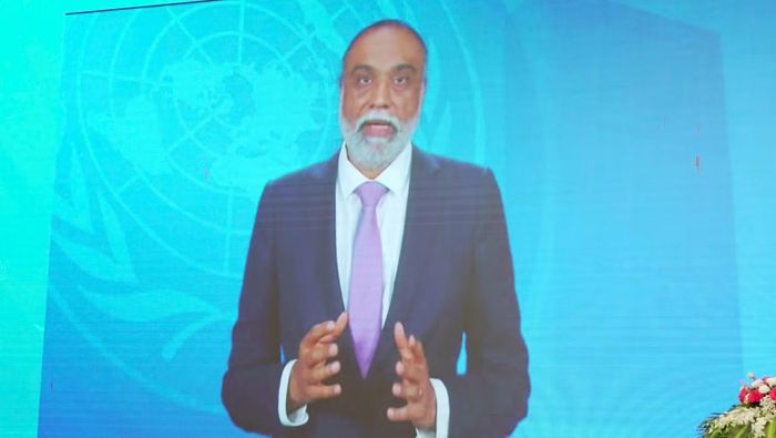 Ông Amandeep Singh Gill, Phó Tổng thư ký kiêm Đặc phái viên Liên hợp quốc về Công nghệ số và Công nghệ mới nổi, gửi thông điệp trực tuyến. (Ảnh: Bộ Khoa học và Công nghệ)