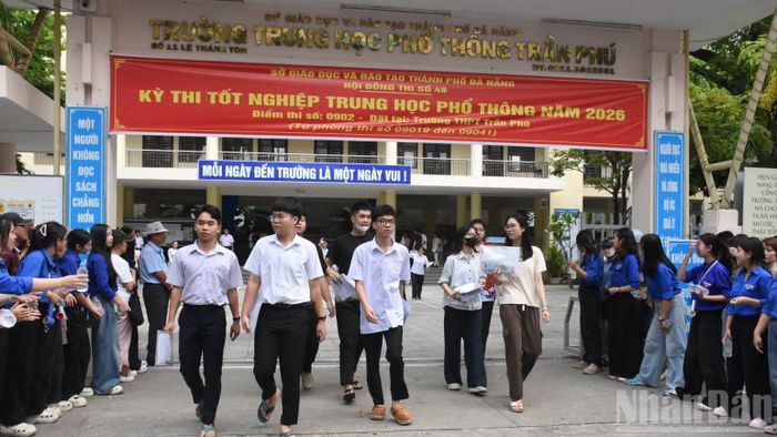 Các thí sinh dự thi kỳ thi tốt nghiệp trung học phổ thông năm 2026 tại Đà Nẵng. (Ảnh: ANH ĐÀO)