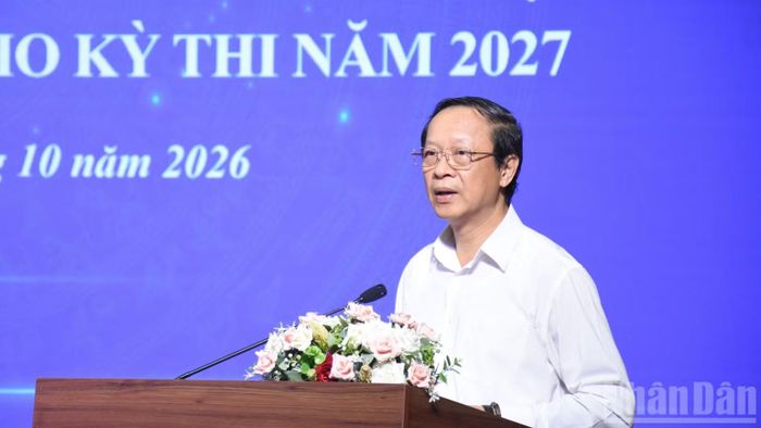Thứ trưởng Thường trực Giáo dục-Đào tạo Phạm Ngọc Thưởng phát biểu ý kiến chỉ đạo hội nghị. (Ảnh: ANH ĐÀO)